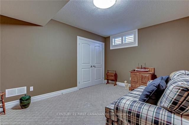 17 - 725 Eagletrace Dr, Condo with 2 bedrooms, 3 bathrooms and 4 parking in London ON | Image 26