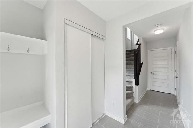571 Woven Private, Townhouse with 2 bedrooms, 3 bathrooms and 2 parking in Ottawa ON | Image 3