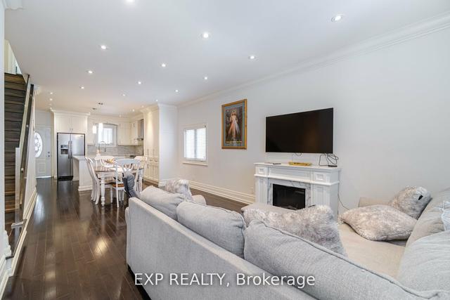 240 Rosethorn Ave, House detached with 3 bedrooms, 4 bathrooms and 4 parking in Toronto ON | Image 30