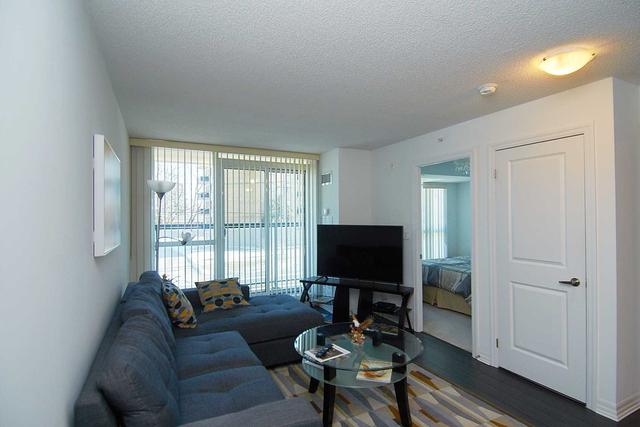 208 - 80 Esther Lorrie Dr, Condo with 1 bedrooms, 1 bathrooms and 1 parking in Toronto ON | Image 2