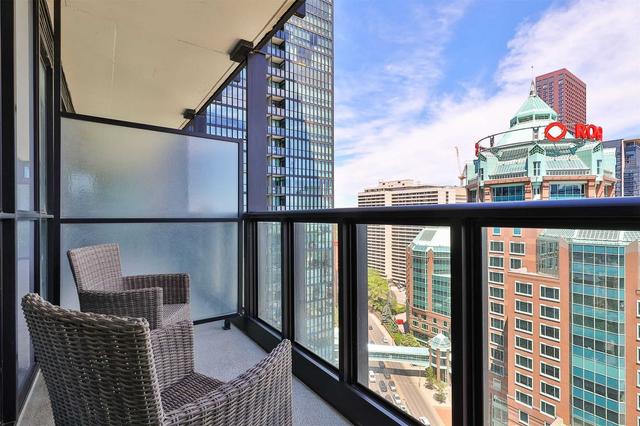 1801 - 101 Charles St E, Condo with 2 bedrooms, 2 bathrooms and 1 parking in Toronto ON | Image 14