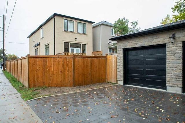 596 Willard Ave, House detached with 4 bedrooms, 5 bathrooms and 4 parking in Toronto ON | Image 33