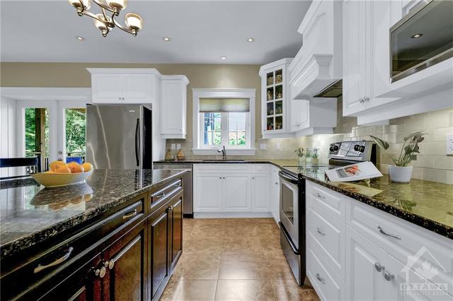 4000 Diamondview Road, House detached with 4 bedrooms, 3 bathrooms and 10 parking in Ottawa ON | Image 11