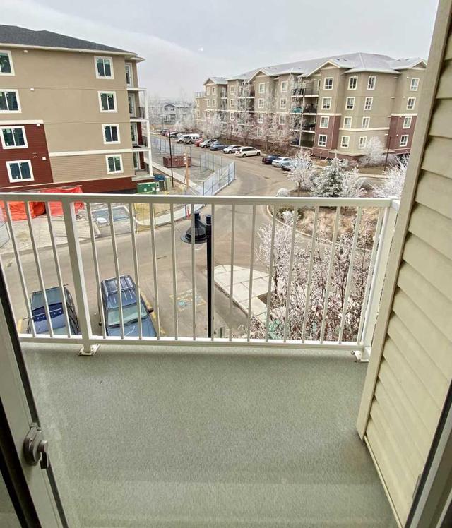 2324 - 700 Willowbrook Road Nw, Condo with 2 bedrooms, 2 bathrooms and 2 parking in Airdrie AB | Image 8