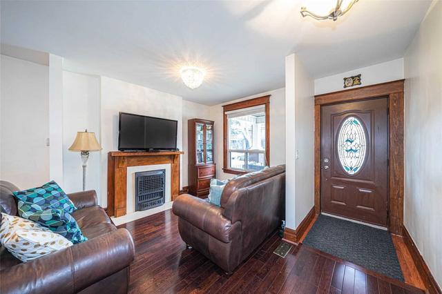49 Gillespie Ave, House semidetached with 3 bedrooms, 2 bathrooms and 0 parking in Toronto ON | Image 17
