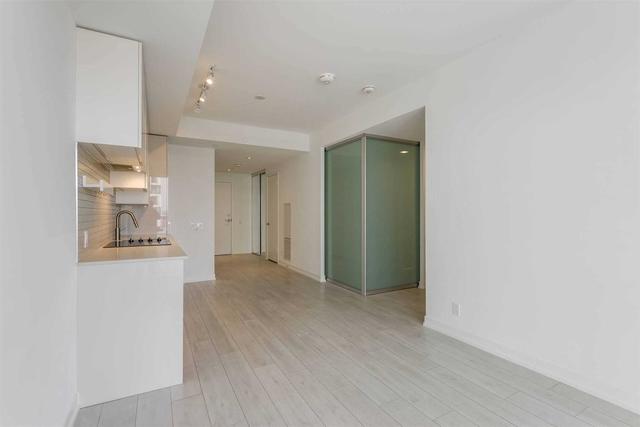 2001 - 5 Buttermill Ave, Condo with 2 bedrooms, 2 bathrooms and 1 parking in Vaughan ON | Image 17