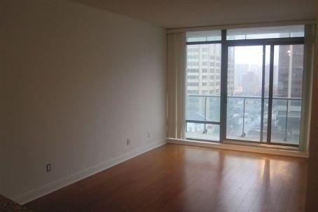 1004 - 18 Yorkville Ave, Condo with 1 bedrooms, 1 bathrooms and null parking in Toronto ON | Image 2