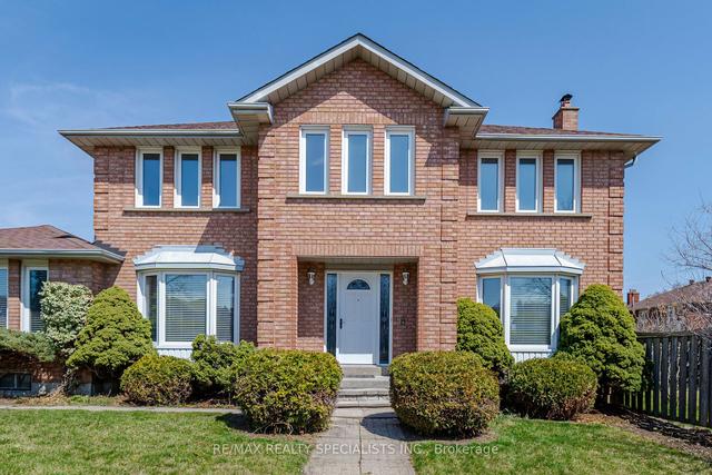 988 Stargazer Dr, House detached with 4 bedrooms, 3 bathrooms and 4 parking in Mississauga ON | Image 1