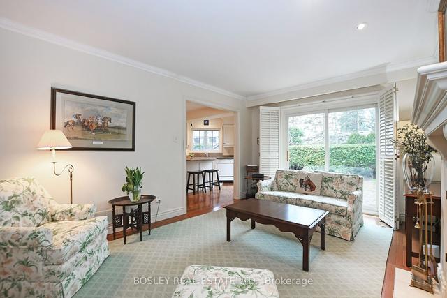 2 Banbury Crt, House detached with 3 bedrooms, 3 bathrooms and 4 parking in Aurora ON | Image 9