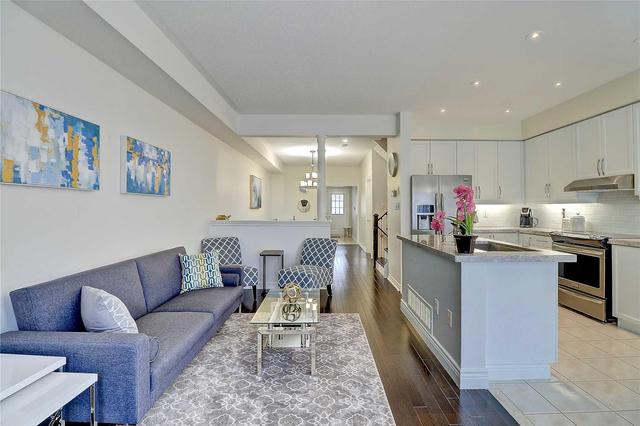 59 Lander Cres, House attached with 3 bedrooms, 3 bathrooms and 2 parking in Vaughan ON | Image 8
