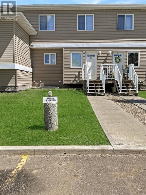 129, - 9105 91 Street, Home with 3 bedrooms, 1 bathrooms and null parking in Grande Prairie AB | Card Image