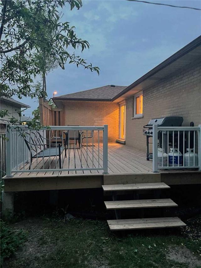 36 Rhinestone Dr, House detached with 3 bedrooms, 2 bathrooms and 3 parking in Toronto ON | Image 33