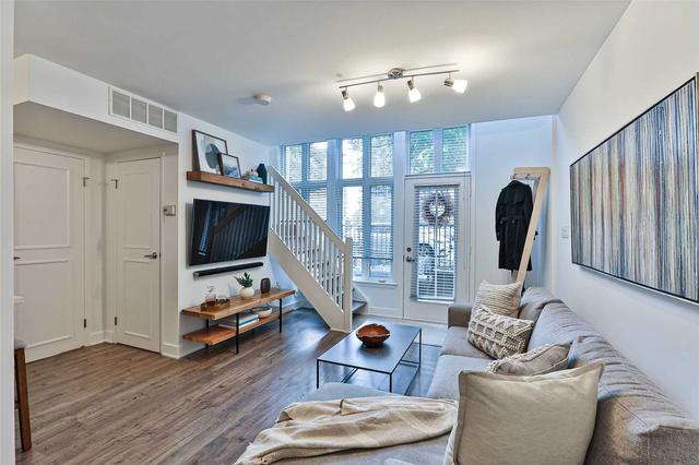 1240 - 21 Pirandello St, Townhouse with 1 bedrooms, 2 bathrooms and 1 parking in Toronto ON | Image 2