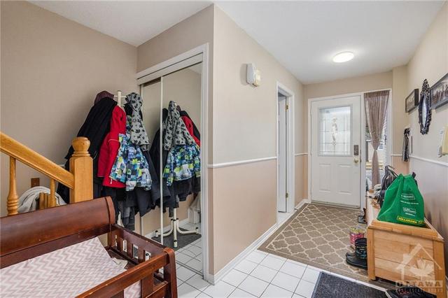 896 Notre Dame Street, Townhouse with 3 bedrooms, 3 bathrooms and 3 parking in Clarence Rockland ON | Image 6
