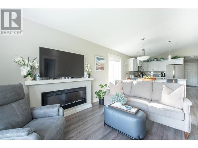 2100 - 55 Avenue Unit# 17, House other with 2 bedrooms, 2 bathrooms and 4 parking in Vernon BC | Image 16