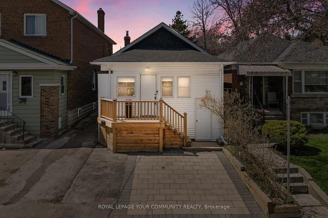 70 Fifth St, House detached with 2 bedrooms, 3 bathrooms and 1 parking in Toronto ON | Image 1