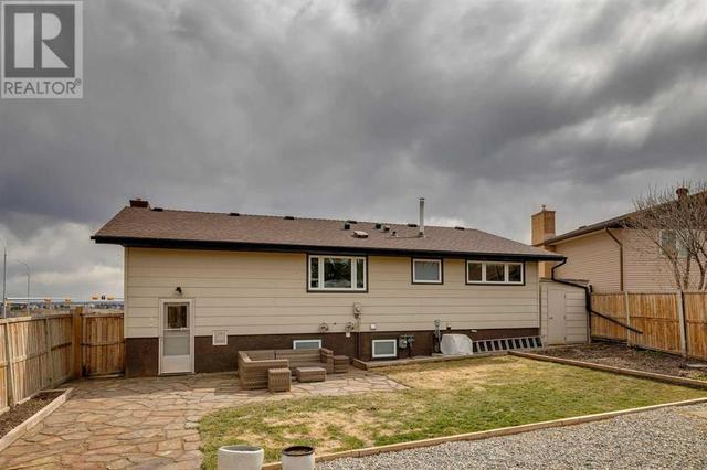 252 Cantrell Drive Sw, House detached with 4 bedrooms, 2 bathrooms and 4 parking in Calgary AB | Image 25