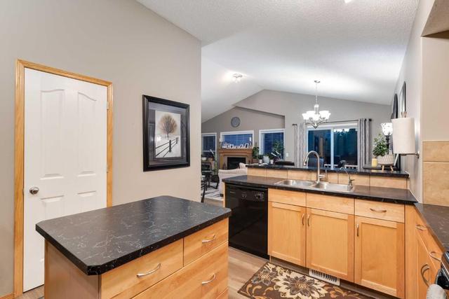 1960 New Brighton Drive Se, House detached with 4 bedrooms, 2 bathrooms and 4 parking in Calgary AB | Image 4