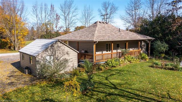 463004 24 Concession, House detached with 2 bedrooms, 1 bathrooms and 6 parking in Georgian Bluffs ON | Image 7