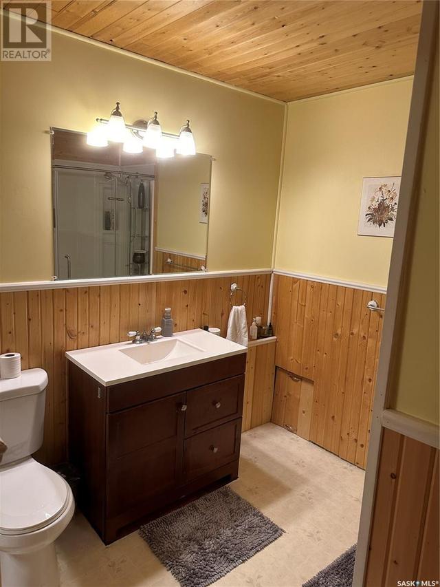330 1st Avenue N, House detached with 2 bedrooms, 1 bathrooms and null parking in Big River SK | Image 14