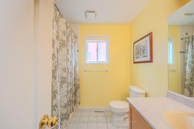 19 Quinlan Rd, House detached with 2 bedrooms, 2 bathrooms and 5 parking in Barrie ON | Image 14