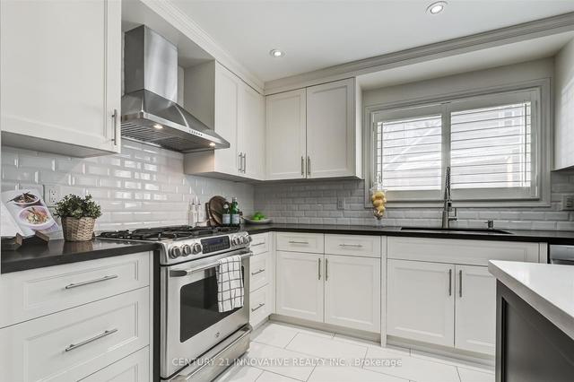 2 Lynedock Cres, House semidetached with 3 bedrooms, 3 bathrooms and 4 parking in Toronto ON | Image 27