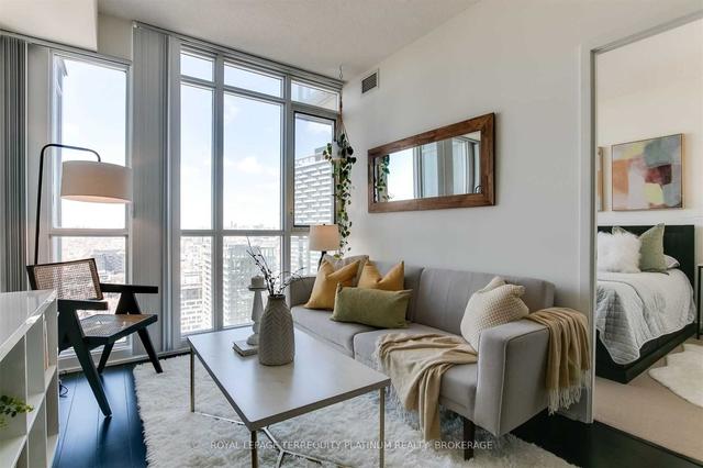 3901 - 15 Iceboat Terr, Condo with 1 bedrooms, 1 bathrooms and 0 parking in Toronto ON | Image 37