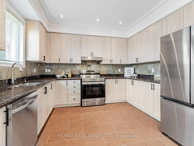 20 Ralph Chalmers Ave, House detached with 4 bedrooms, 5 bathrooms and 4 parking in Markham ON | Image 4