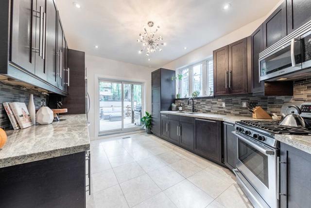 312 Riverdale Ave, House semidetached with 3 bedrooms, 2 bathrooms and 1 parking in Toronto ON | Image 2