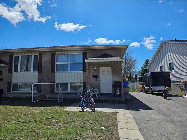 909 Uxbridge Crescent, House semidetached with 4 bedrooms, 2 bathrooms and 2 parking in Kingston ON | Image 1