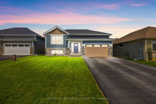 10 Tessa Blvd, House detached with 4 bedrooms, 2 bathrooms and 7 parking in Belleville ON | Image 1