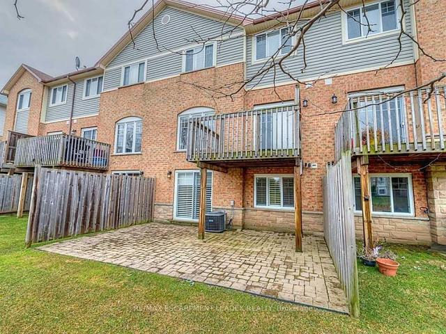 9 - 60 Cloverleaf Dr, Townhouse with 3 bedrooms, 3 bathrooms and 2 parking in Hamilton ON | Image 13