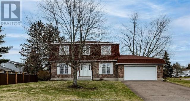 14 Tamarack Terr, House detached with 5 bedrooms, 2 bathrooms and null parking in Moncton NB | Image 1