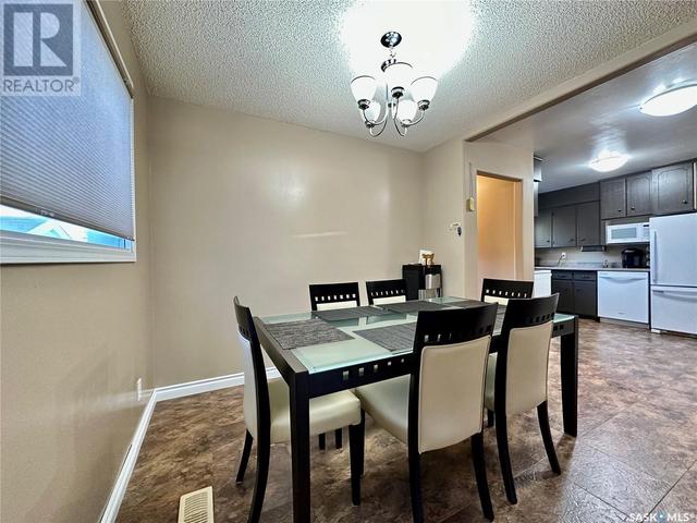 119 Jubilee Crescent, House detached with 4 bedrooms, 2 bathrooms and null parking in Rosetown SK | Image 17