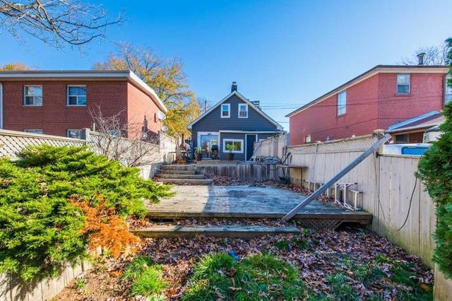 184 Leyton Ave, House detached with 2 bedrooms, 2 bathrooms and 2 parking in Toronto ON | Image 27