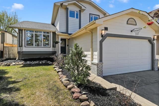 81 Sun Harbour Way Se, House detached with 4 bedrooms, 3 bathrooms and 6 parking in Calgary AB | Image 1