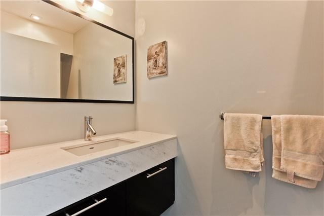 lph 12 - 21 Nelson St, Condo with 1 bedrooms, 2 bathrooms and 1 parking in Toronto ON | Image 11