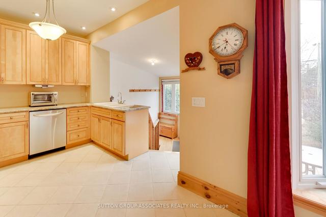 86 Kenwood Ave, House detached with 2 bedrooms, 2 bathrooms and 2 parking in Toronto ON | Image 4