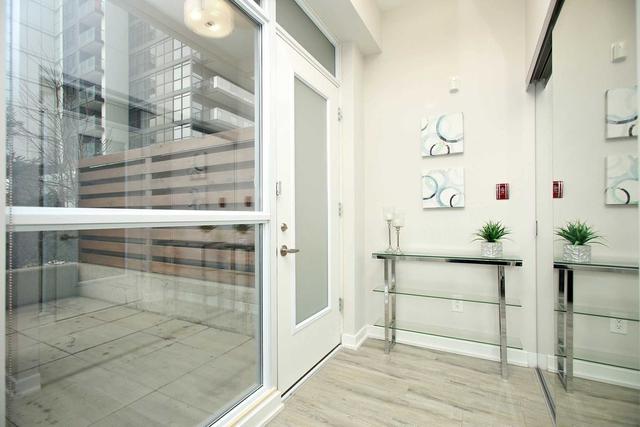 th6 - 33 Singer Crt, Townhouse with 2 bedrooms, 3 bathrooms and 1 parking in Toronto ON | Image 32