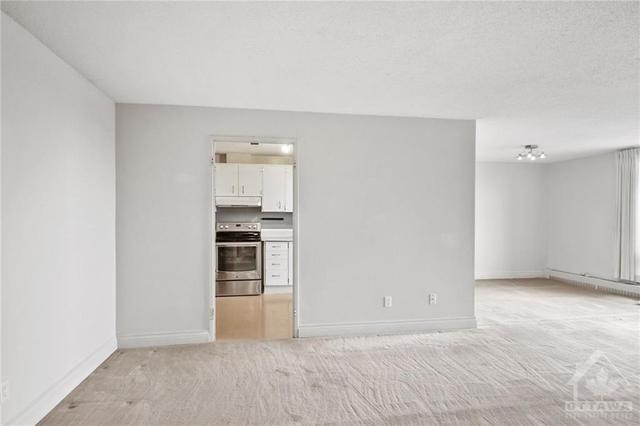 807 - 1465 Baseline Road, Condo with 2 bedrooms, 1 bathrooms and 1 parking in Ottawa ON | Image 4