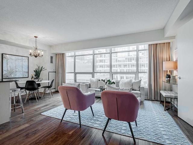 322 - 350 Wellington St W, Condo with 2 bedrooms, 2 bathrooms and 0 parking in Toronto ON | Image 1