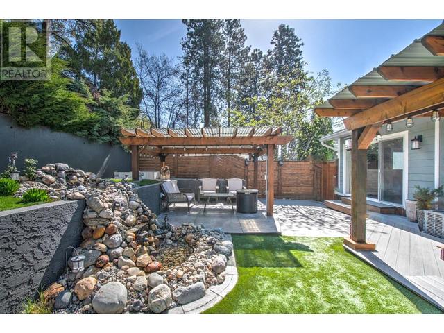 655 Clifton Road S, House detached with 5 bedrooms, 3 bathrooms and 2 parking in Kelowna BC | Image 46