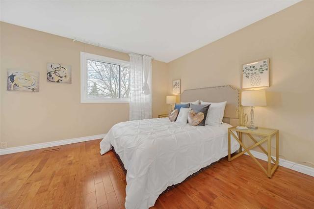 48 Raleigh Cres, House attached with 3 bedrooms, 2 bathrooms and 3 parking in Markham ON | Image 17