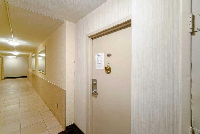 2810 - 5 Massey Sq, Condo with 2 bedrooms, 1 bathrooms and 1 parking in Toronto ON | Image 32
