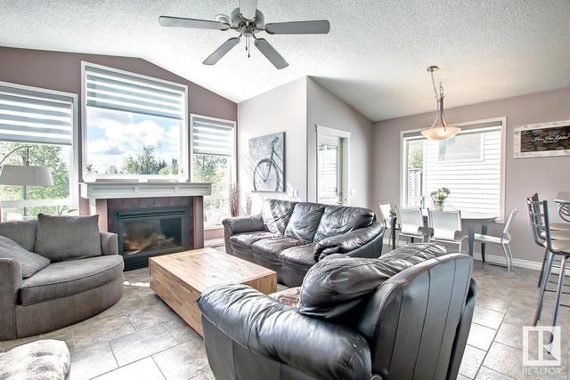 18523 49 Av Nw, House detached with 4 bedrooms, 3 bathrooms and null parking in Edmonton AB | Image 13