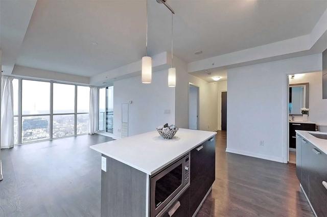 1802 - 9 Bogert Ave, Condo with 2 bedrooms, 2 bathrooms and 1 parking in Toronto ON | Image 3