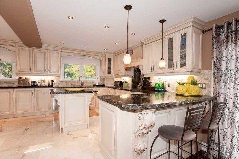1667 Valentine Gdns, House detached with 4 bedrooms, 5 bathrooms and 6 parking in Mississauga ON | Image 4