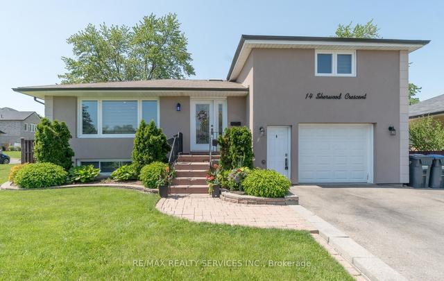 14 Sherwood Cres N, House detached with 2 bedrooms, 1 bathrooms and 1 parking in Brampton ON | Image 1