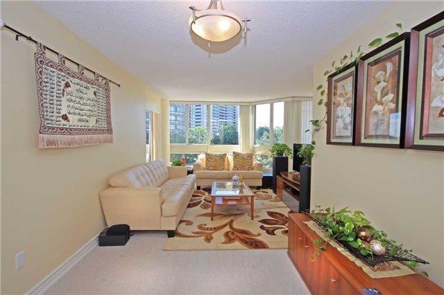 301 - 3233 Eglinton Ave E, Condo with 2 bedrooms, 2 bathrooms and 1 parking in Toronto ON | Image 2