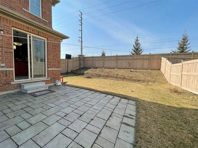 117 Naperton Dr, House attached with 4 bedrooms, 3 bathrooms and 5 parking in Brampton ON | Image 8